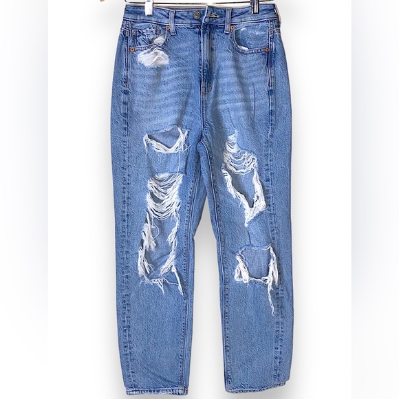 American Eagle Outfitters Denim - American Eagle Highest rise Mom Jeans